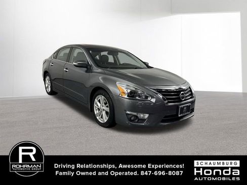 Used 2015 Nissan Altima 2.5 SL w/ Technology Package FWD image 3