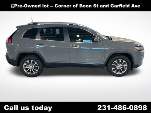 Used 2020 Jeep Cherokee Latitude Plus w/ Comfort/Convenience Group AWD/4WD image 6