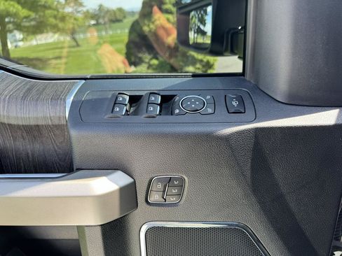 Used 2020 Ford F350 Lariat w/ Lariat Ultimate Package AWD/4WD image 18