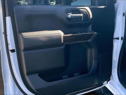 Used 2021 Chevrolet Silverado 1500 LT image 21
