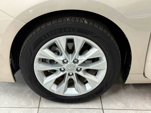 Used 2013 Lexus ES 300h image 38