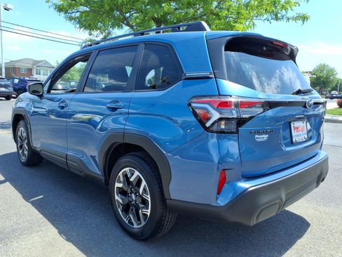Certified 2025 Subaru Forester Premium AWD/4WD image 4