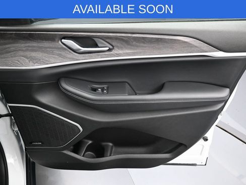 Used 2022 Jeep Grand Cherokee Limited AWD/4WD image 39