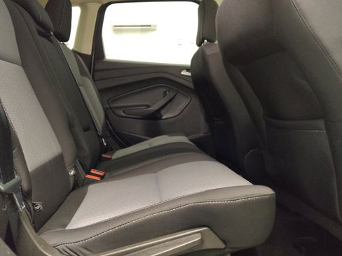 Used 2019 Ford Escape SE FWD image 19