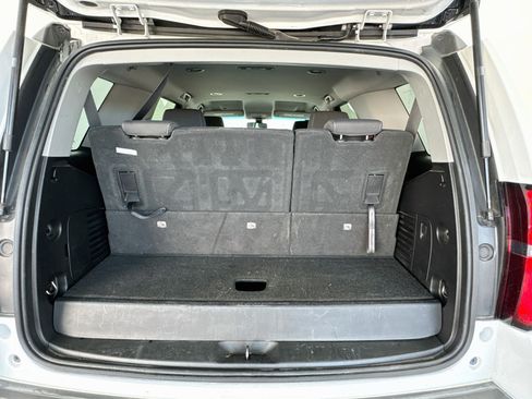 Used 2019 Chevrolet Tahoe LS RWD image 17