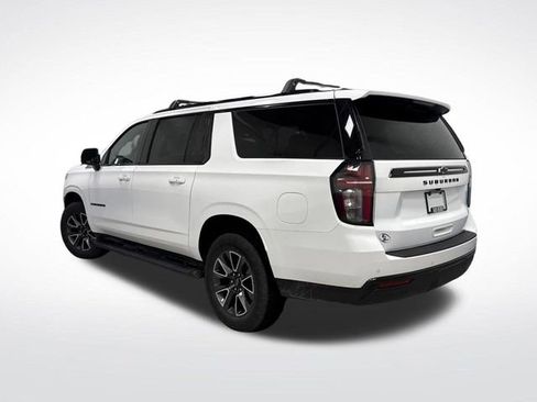 Used 2023 Chevrolet Suburban Z71 w/ Luxury Package image 3