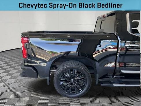 Used 2023 Chevrolet Silverado 1500 High Country w/ Technology Package AWD/4WD image 11