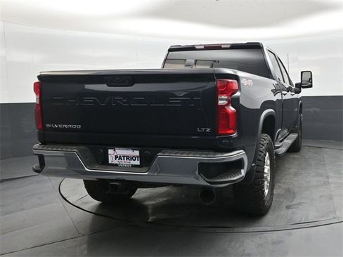 Used 2024 Chevrolet Silverado 2500 LTZ image 3