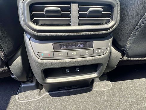 New 2026 Honda Pilot Touring image 23