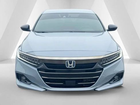 Used 2022 Honda Accord Sport image 2