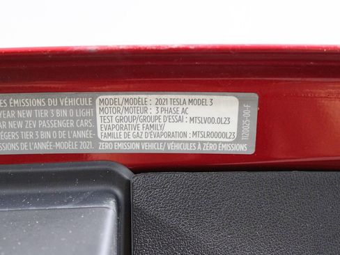 Used 2021 Tesla Model 3 Performance image 31