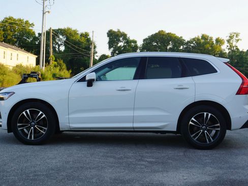 Used 2019 Volvo XC60 T5 Momentum w/ Multimedia Package image 8