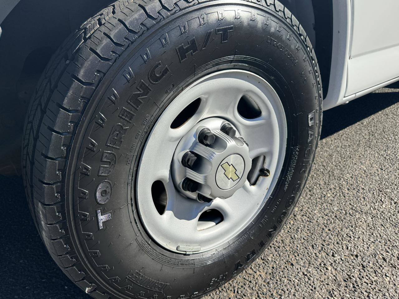 Used 2010 Chevrolet Express 2500 RWD image 34