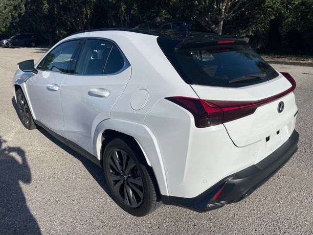 Used 2025 Lexus UX 300h FWD image 4