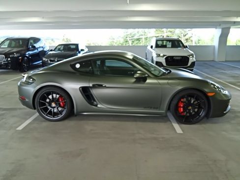 Used 2021 Porsche 718 Cayman GTS RWD image 4