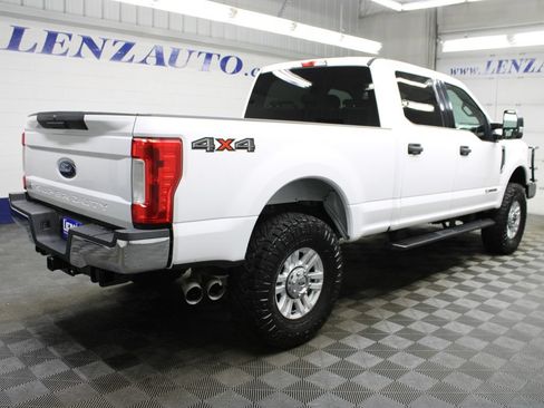 Used 2017 Ford F250 XLT AWD/4WD image 5
