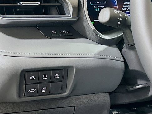 New 2026 Toyota Highlander Limited image 10