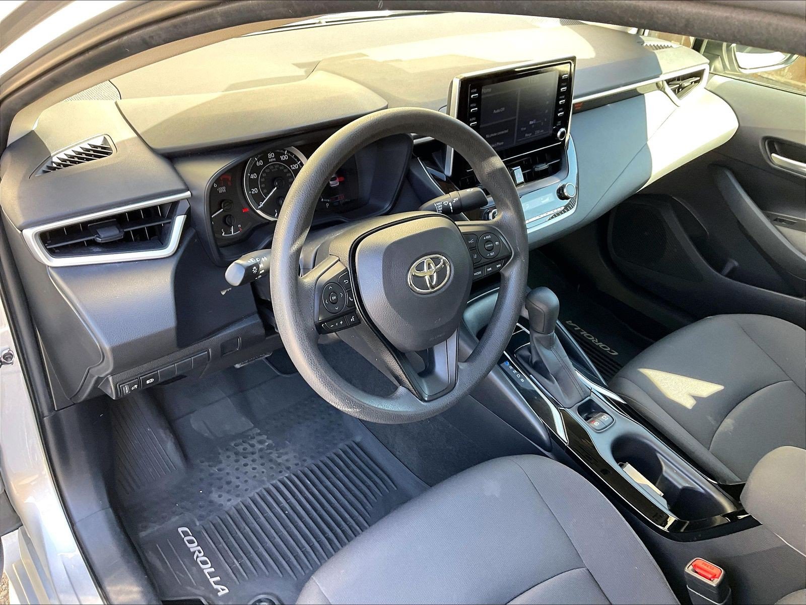 Used 2020 Toyota Corolla LE w/ LE Premium Package FWD image 14