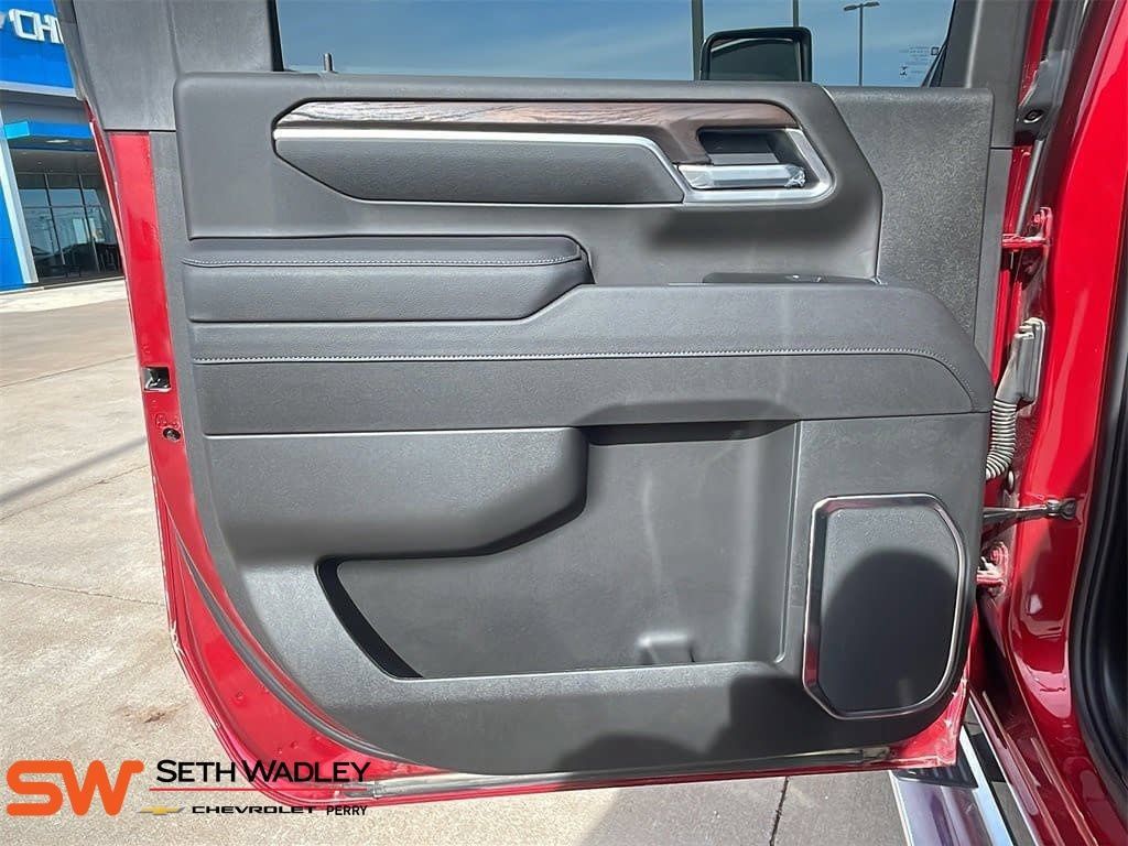 New 2025 GMC Sierra 2500 SLT w/ SLT Premium Package AWD/4WD image 13
