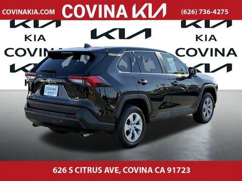 Used 2022 Toyota RAV4 LE image 8