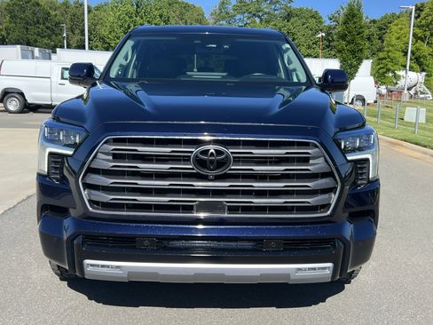 Used 2024 Toyota Sequoia Limited w/ Tow Technology Package AWD/4WD image 4
