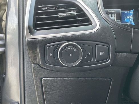 Used 2022 Ford Edge SEL image 21