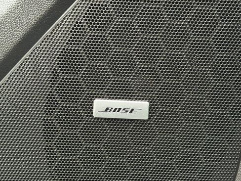 Used 2023 Chevrolet Traverse Premier image 18