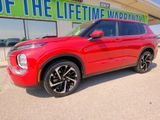 Used 2023 Mitsubishi Outlander SE image 2