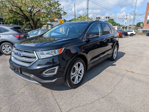 Used 2018 Ford Edge Titanium w/ Technology Package AWD/4WD image 3
