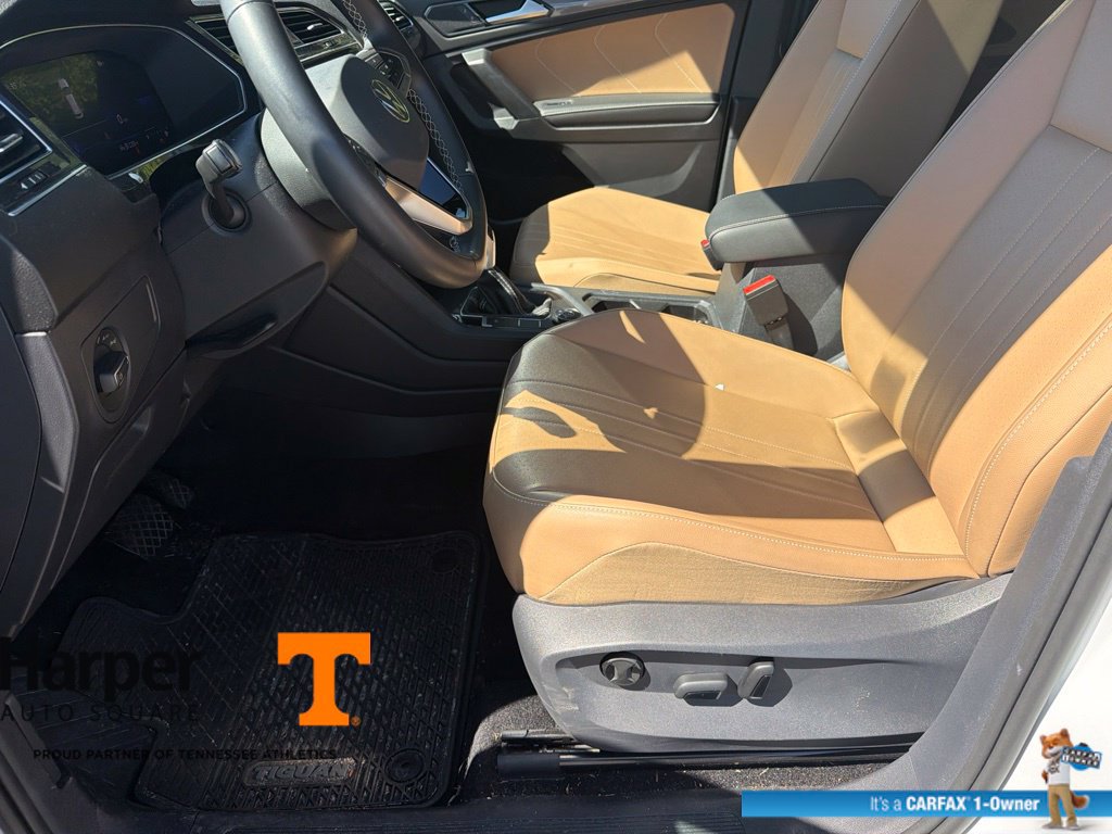 Used 2023 Volkswagen Tiguan SE w/ Panoramic Sunroof Package AWD/4WD image 13