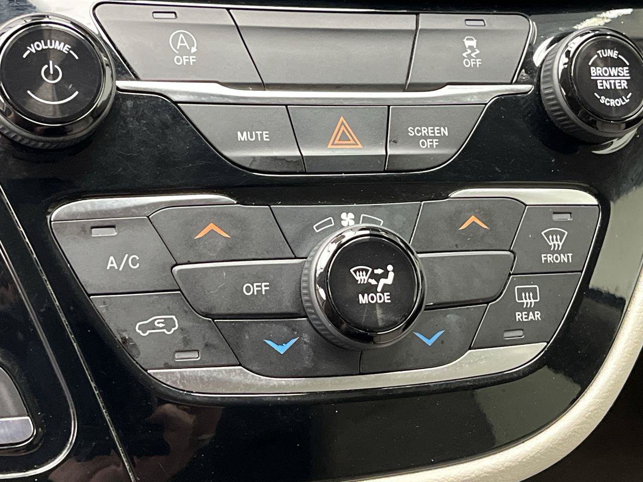 Used 2021 Chrysler Voyager Lxi FWD image 19