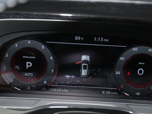 Used 2025 Nissan Pathfinder Platinum AWD/4WD image 15