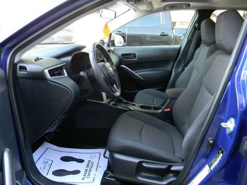 Used 2024 Toyota Corolla Cross LE w/ Moonroof Package AWD/4WD image 17