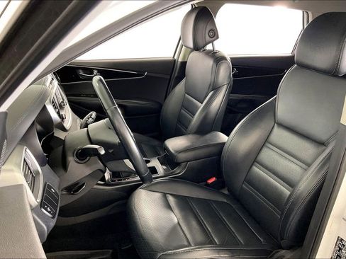 Used 2017 Kia Sorento LX w/ LX Convenience Package image 35