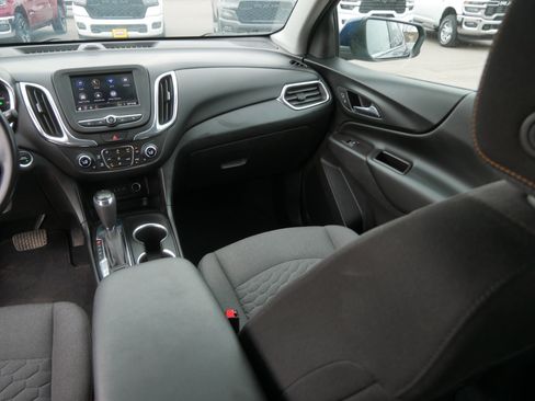 Used 2021 Chevrolet Equinox LT AWD/4WD image 11