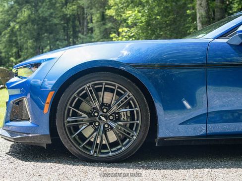 Used 2017 Chevrolet Camaro ZL1 w/ LPO, ZL1 Protection Package RWD image 4