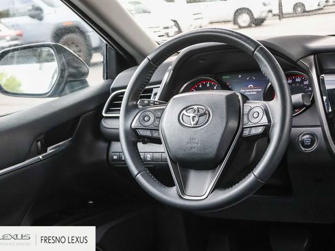 Used 2022 Toyota Camry XSE FWD image 18