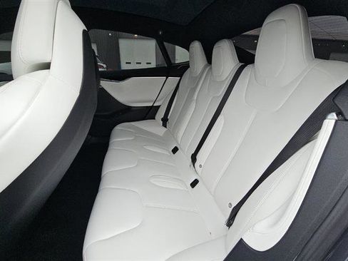 Used 2017 Tesla Model S 100D image 4