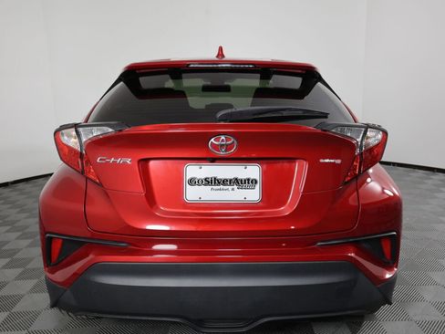 Used 2020 Toyota C-HR LE image 3