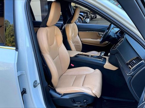 Used 2022 Volvo XC90 T6 Inscription w/ Advanced Package image 6