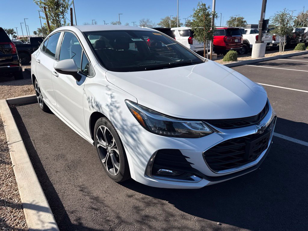 Used 2019 Chevrolet Cruze LT w/ Convenience Package FWD image 1
