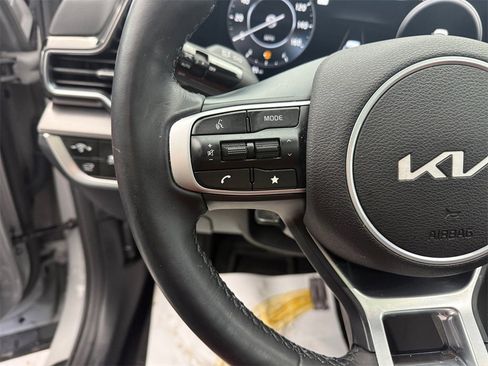 Used 2025 Kia Sportage SX image 34