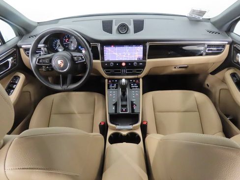Certified 2026 Porsche Macan AWD/4WD image 15