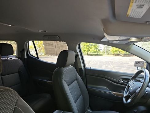 Used 2021 GMC Acadia SLE w/ Driver Convenience Package AWD/4WD image 12