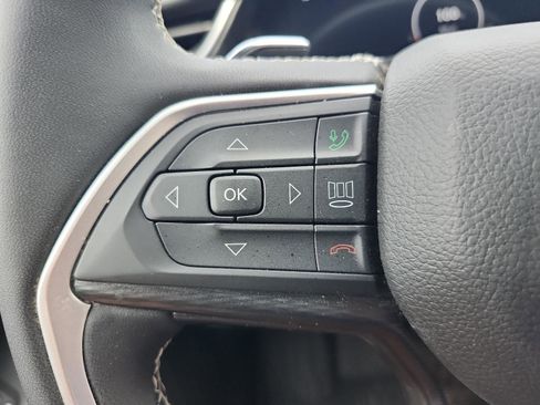 Used 2025 Jeep Grand Cherokee L Laredo AWD/4WD image 23
