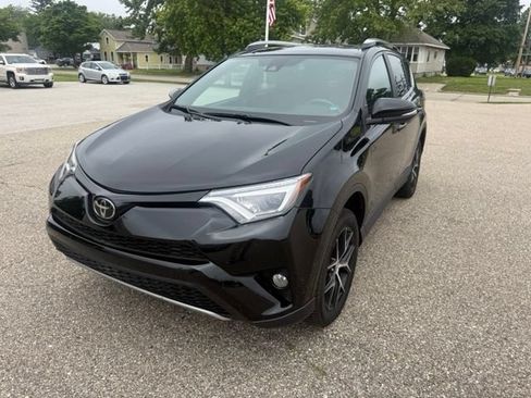 Used 2017 Toyota RAV4 SE AWD/4WD image 2