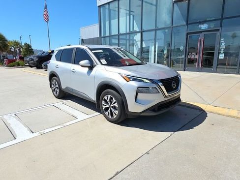 Used 2023 Nissan Rogue SV FWD image 2