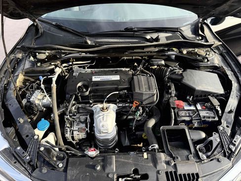 Used 2016 Honda Accord EX image 33