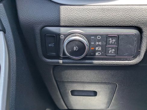 Used 2023 Ford Explorer XLT w/ Equipment Group 202A AWD/4WD image 27