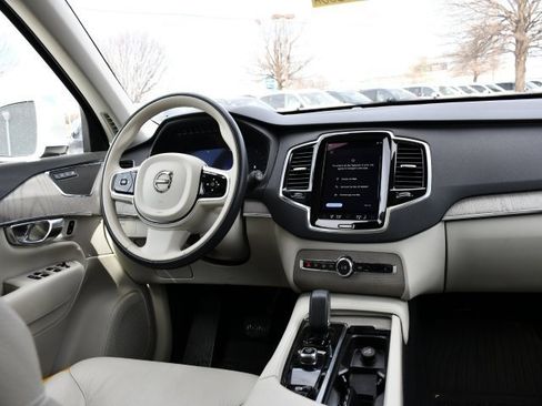 Used 2025 Volvo XC90 B6 Plus w/ Protection Package Premier image 18